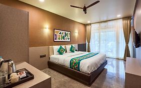 Treebo Sky Vista Suites With Hill View